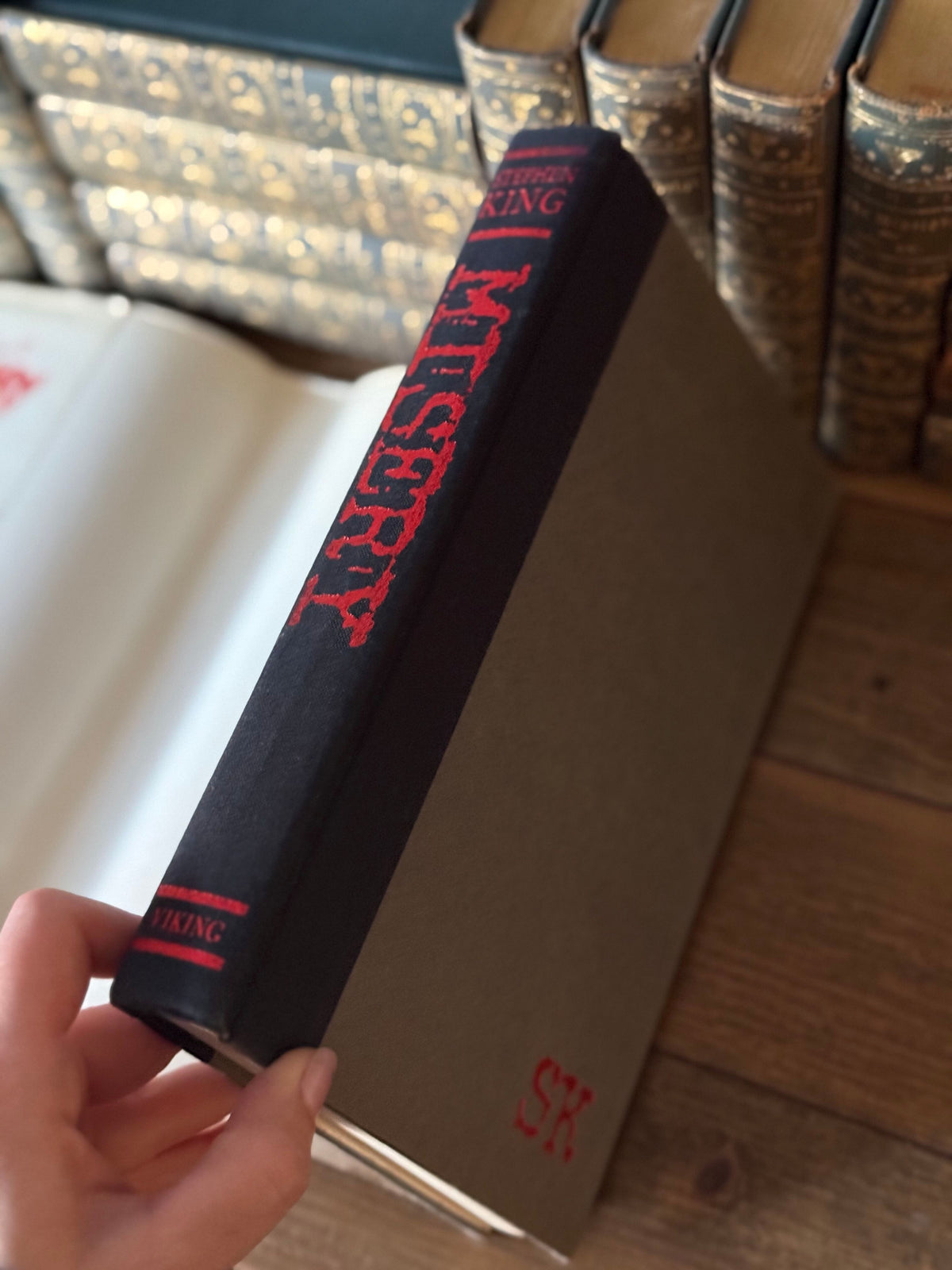 Misery by Stephen King | 1987 Viking Hardcover
